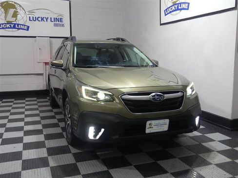 Used 2022 Subaru Outback Premium AWD/4WD image 5