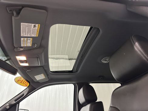 Used 2014 Ford F150 Lariat w/ Lariat Chrome Package image 30