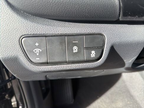 Certified 2025 Kia Seltos S image 14