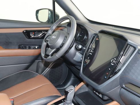 Used 2025 Subaru Forester Touring image 32