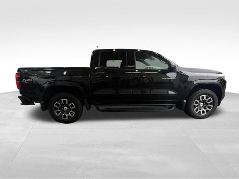 Used 2023 Chevrolet Colorado Z71 w/ Z71 Convenience Package 2 AWD/4WD image 3