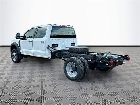 New 2025 Ford F550 4x4 Crew Cab image 4