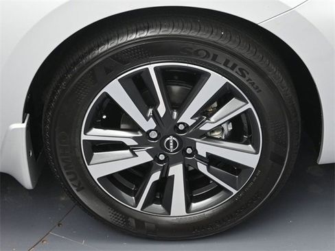 New 2025 Nissan Versa SV w/ Trunk Package image 6