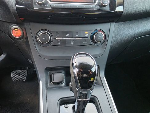 Used 2017 Nissan Sentra SV image 13