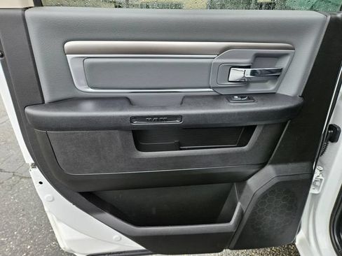 Used 2023 RAM 1500 Classic SLT AWD/4WD image 19