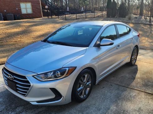 Used 2018 Hyundai Elantra SEL image 2