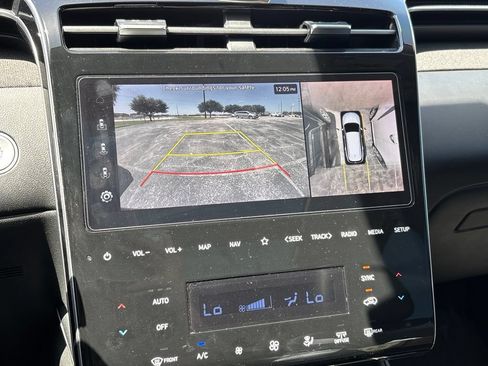 Used 2023 Hyundai Tucson Limited FWD image 11