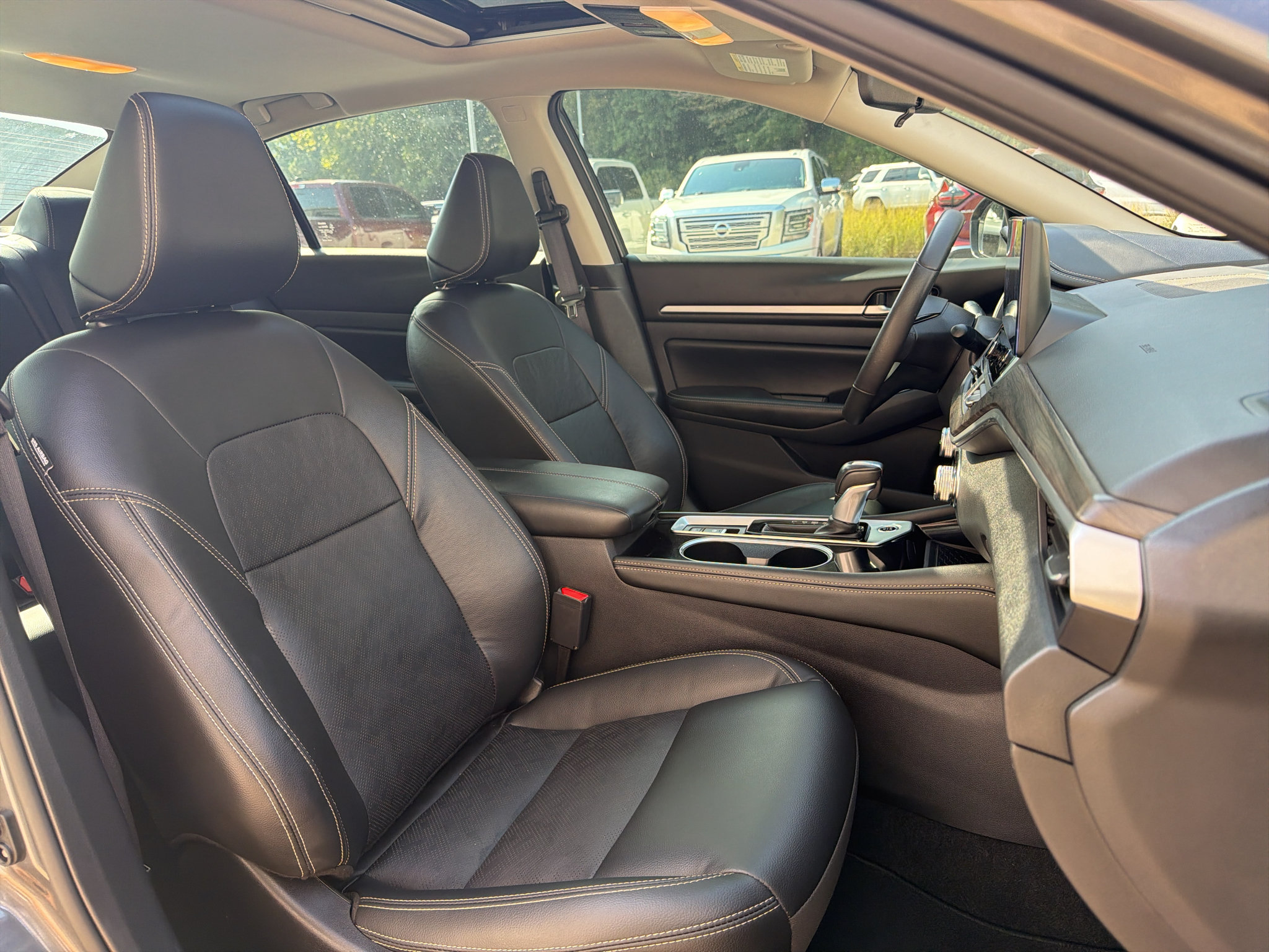 Used 2025 Nissan Altima 2.5 SL FWD image 21