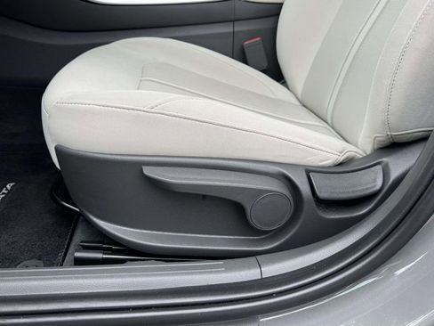 Used 2023 Hyundai Sonata SE FWD image 18