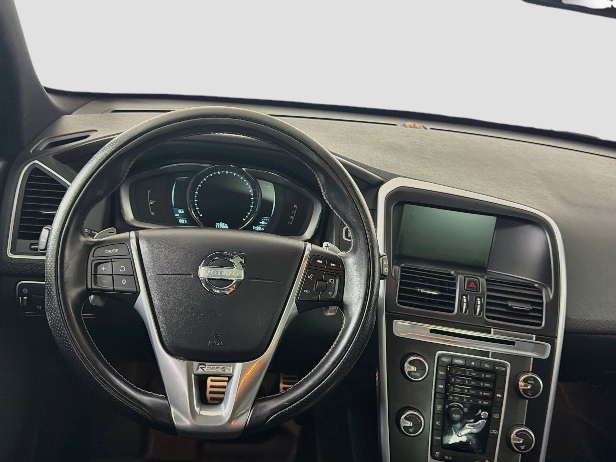 Used 2015 Volvo XC60 T6 R-Design Premier Plus AWD/4WD image 17