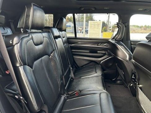 Used 2025 Jeep Grand Cherokee L Overland w/ Advanced Protech Group III image 20