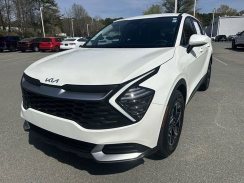 Used 2025 Kia Sportage LX FWD image 1