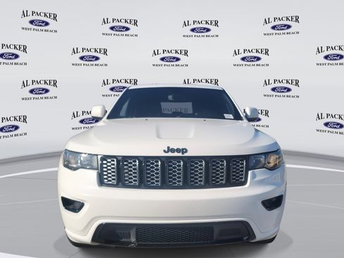 Used 2019 Jeep Grand Cherokee Altitude image 8