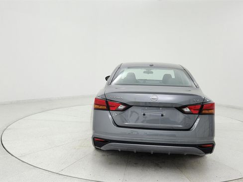 Used 2024 Nissan Altima 2.5 SV FWD image 4