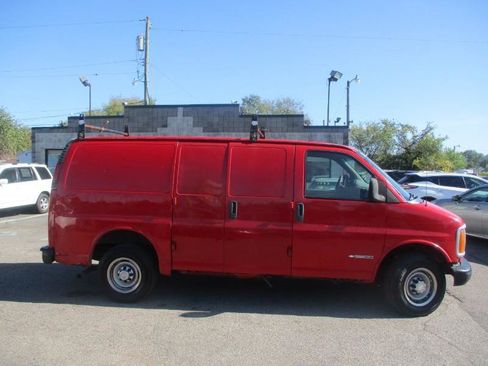 Used 2001 Chevrolet Express 3500 w/ Preferred Equipment Group 2 RWD image 2