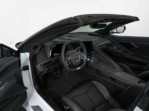 Used 2025 Chevrolet Corvette Z06 w/ Z07 Performance Package image 17