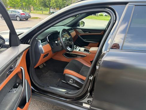 Used 2022 Jaguar F-PACE SVR AWD/4WD image 10