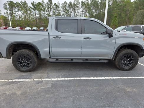 Used 2025 Chevrolet Silverado 1500 ZR2 w/ Technology Package image 7