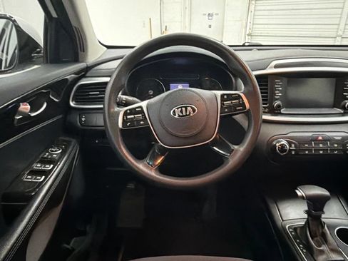 Used 2020 Kia Sorento FWD V6 image 22