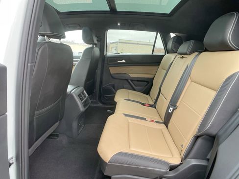 Used 2023 Volkswagen Atlas Cross Sport SE image 24