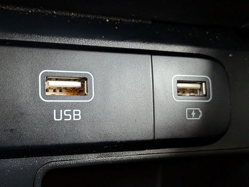 Used 2022 Kia Sorento LX image 23