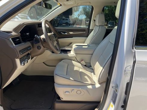 Used 2022 GMC Yukon XL Denali w/ Max Trailering Package AWD/4WD image 7
