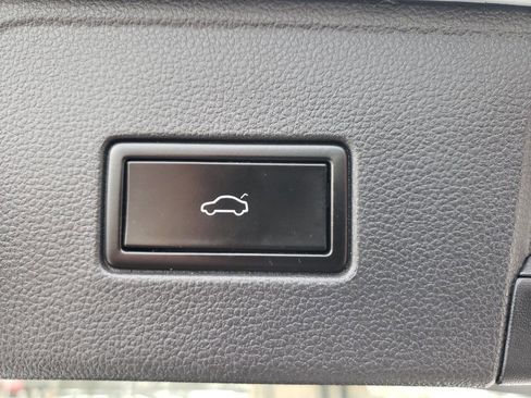 Used 2019 Volkswagen Atlas SE image 26