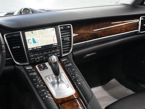 Used 2016 Porsche Panamera image 30
