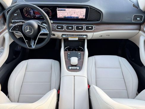 New 2026 Mercedes-Benz GLS 450 4MATIC image 17