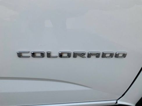 Used 2022 Chevrolet Colorado Z71 AWD/4WD image 10