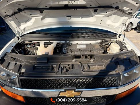 Used 2023 Chevrolet Express 2500 w/ Driver Convenience Package image 28