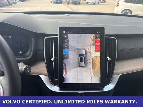 Certified 2025 Volvo XC90 B6 Plus image 28