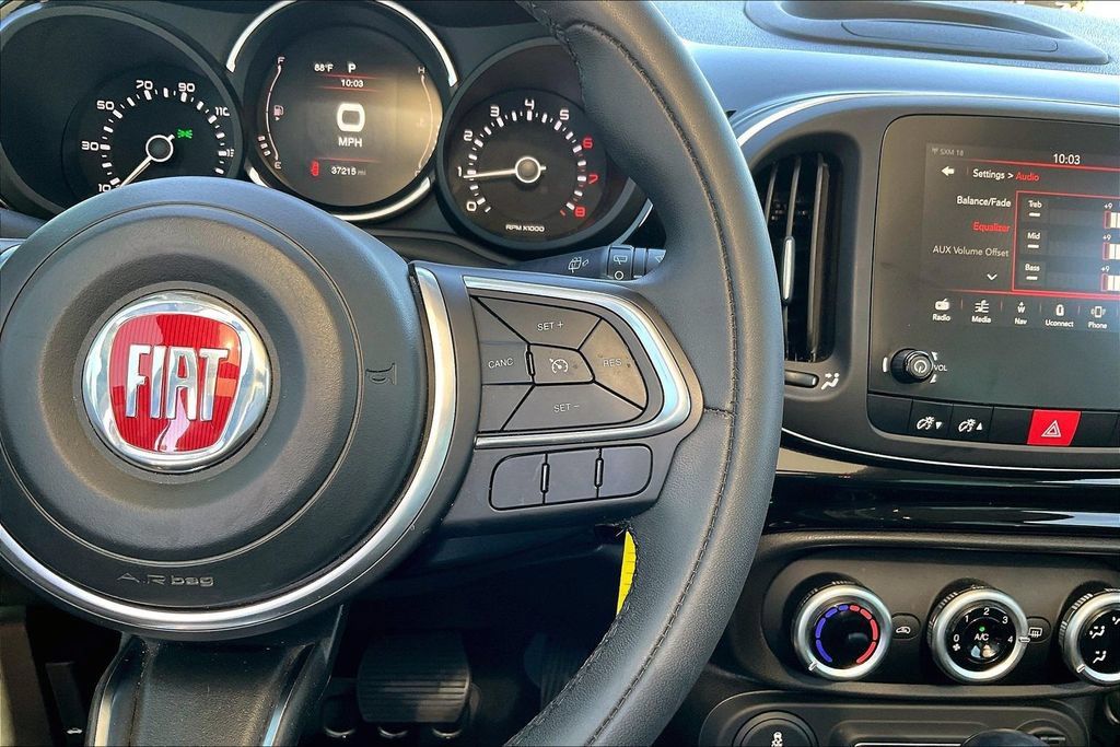 Used 2019 FIAT 500L Trekking FWD image 12