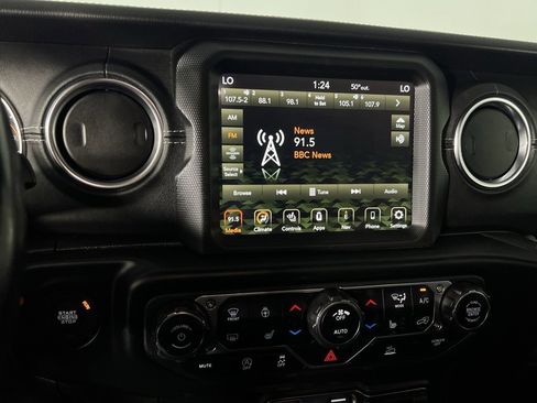 Certified 2022 Jeep Wrangler Unlimited Sahara w/ LED Lighting Group image 18