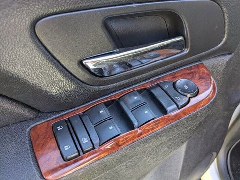 Used 2014 GMC Yukon SLE image 13