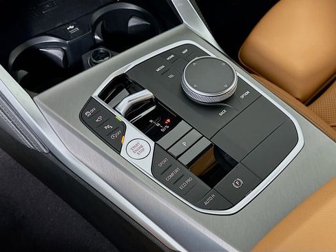 Used 2025 BMW 230i Coupe w/ M Sport Package RWD image 17