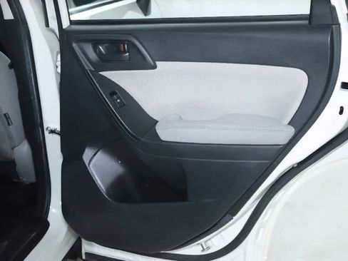 Used 2015 Subaru Forester 2.5i w/ Alloy Wheel Package image 30