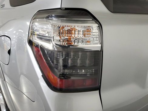 Used 2020 Toyota 4Runner SR5 Premium image 30