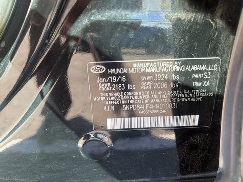 Used 2017 Hyundai Elantra SE image 11