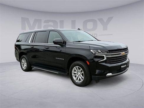 Used 2024 Chevrolet Suburban LT image 7