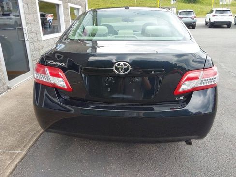 Used 2011 Toyota Camry LE w/ LE Extra-Value Pkg FWD image 4