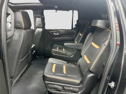 Used 2024 GMC Yukon XL AT4 w/ Technology Package image 26