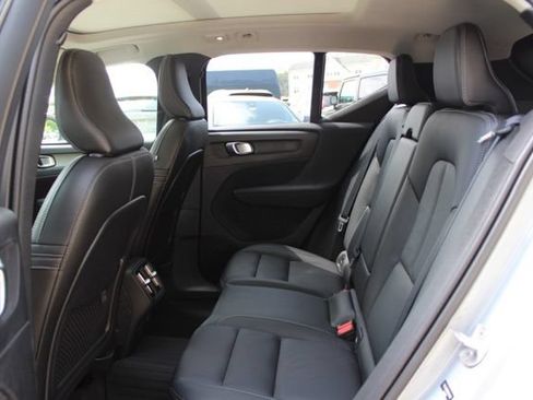 Certified 2024 Volvo XC40 B5 Ultimate w/ Protection Package Premier AWD/4WD image 21