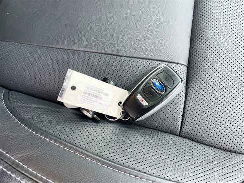 Used 2024 Subaru Ascent Limited w/ Technology Package image 36