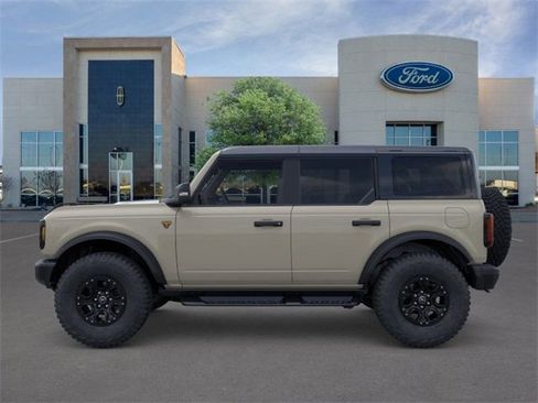 New 2025 Ford Bronco Badlands image 3