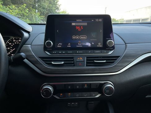 Used 2025 Nissan Altima 2.5 SV FWD image 26