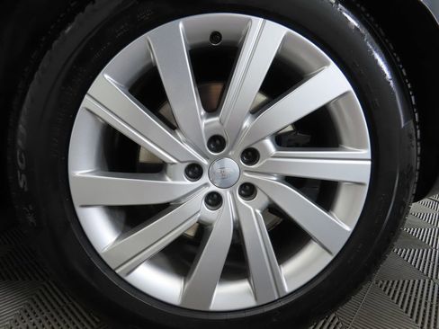 Used 2023 Land Rover Range Rover Long Wheelbase SE image 31