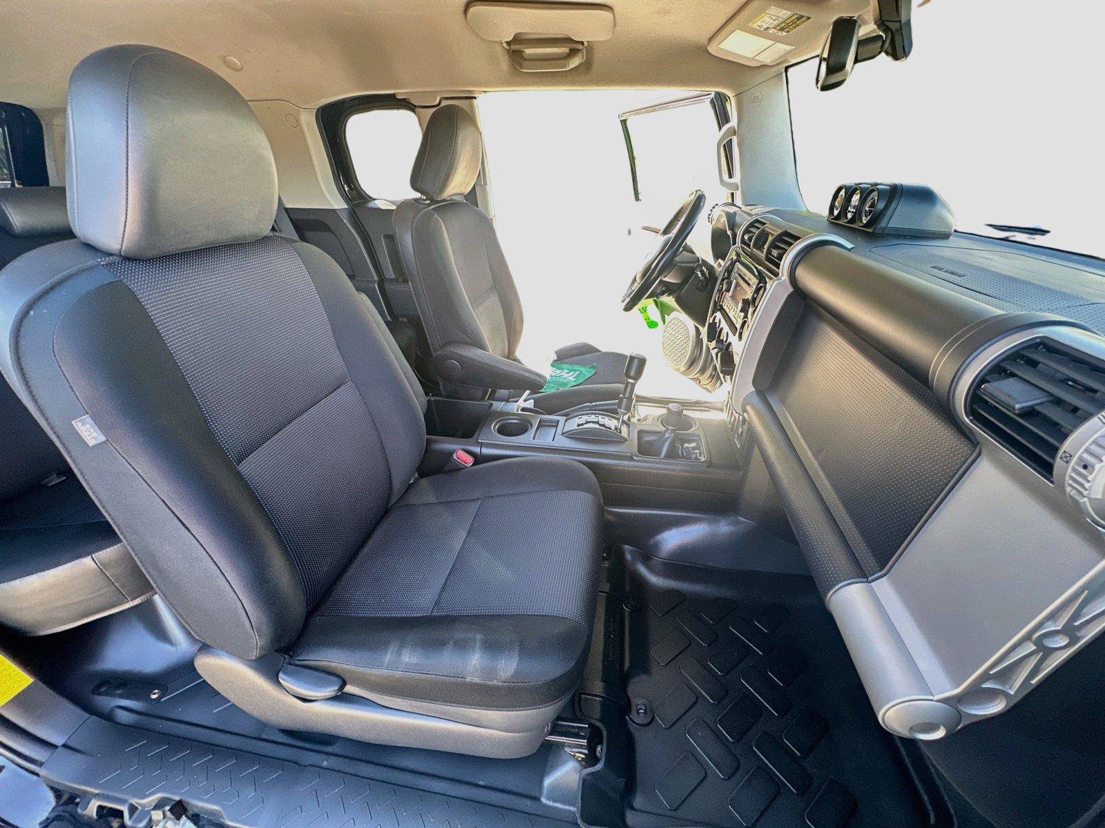 Used 2012 Toyota FJ Cruiser 4WD w/ Upgrade Pkg image 25