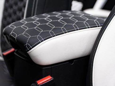 Used 2023 Jeep Wrangler Unlimited image 34