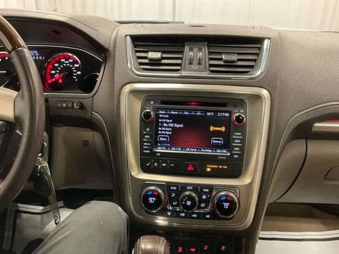Used 2013 GMC Acadia Denali image 27